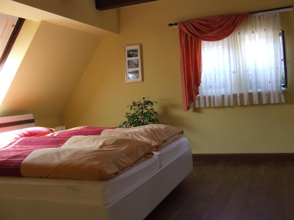 Hotel Haus Am Kastanienwald Dörrenbach Habitación foto